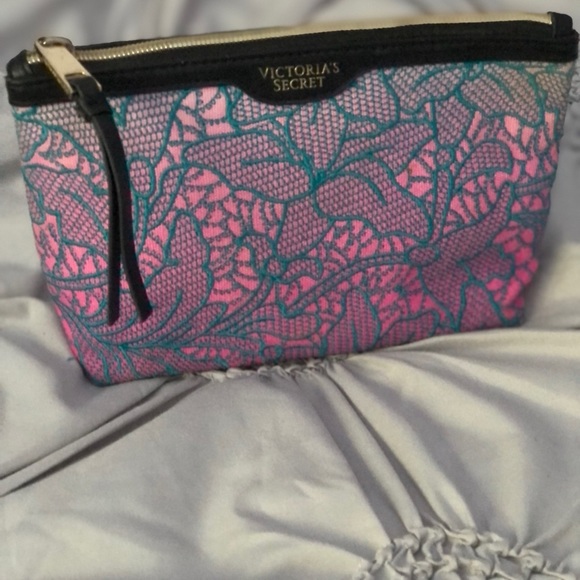 Cosmetic bag - Picture 2 of 6